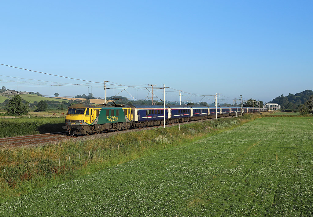90049 passes Weston (between Stone & Colwich) whilst hauling the diverted 1M16, 2045 Inverness/Aberdeen/Fort William - London Euston sleeper, 23 July 2019.

*Camera pole mounted
