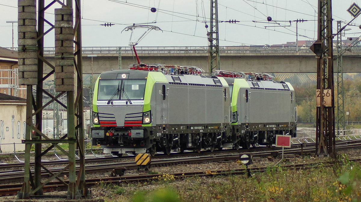 91 85 4 475 412-3 / 413-1 der BLS noch nicht im offiziellen Betrieb aber planmässig von Siemens ausgeliefert. 
Dies sind Nr. 12 und 13 der 15 bestellten Lokomotiven vom Typ Vectron MS. 
Weil a.R. am 20.10.17 