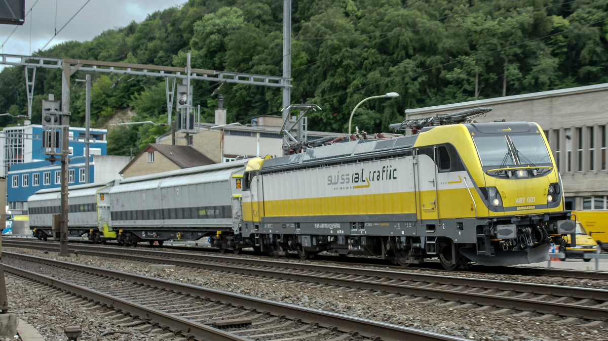91 85 4487 001-0 CH-SRTAG Durchfahrt Bahnhof Lausen/ BL
Lausen am 12.06.2108