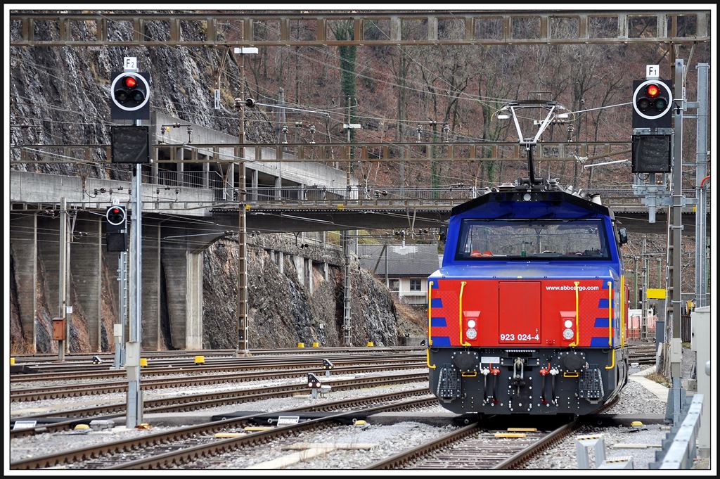 923 024-4 in Ziegelbrücke. (16.01.2014)