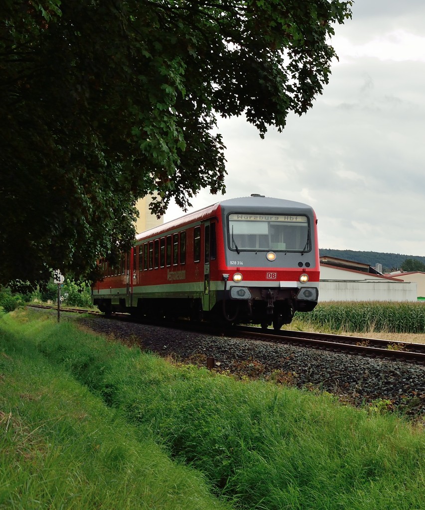 928 314 nach Würzburg Hbf aus Markelsheim kommend. 18.8.2014