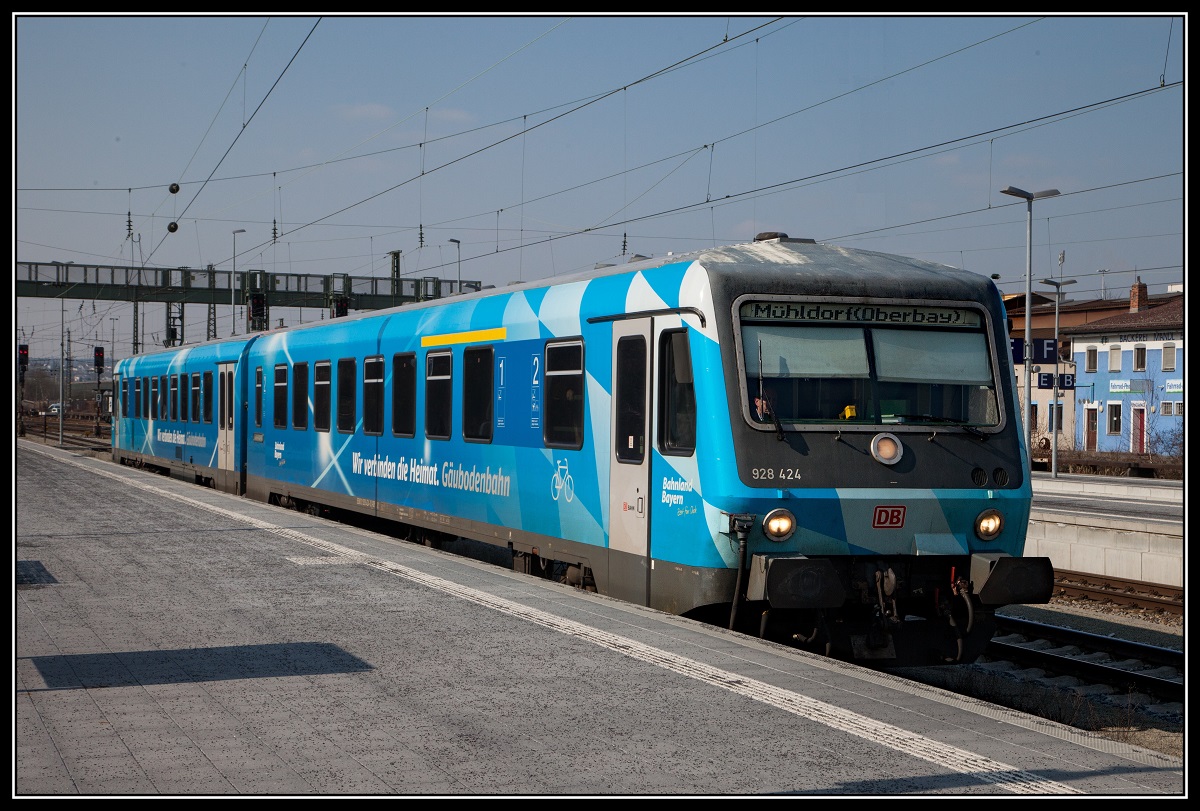 928 424 fährt am 28.02.2018 in Passau Hbf. ein.