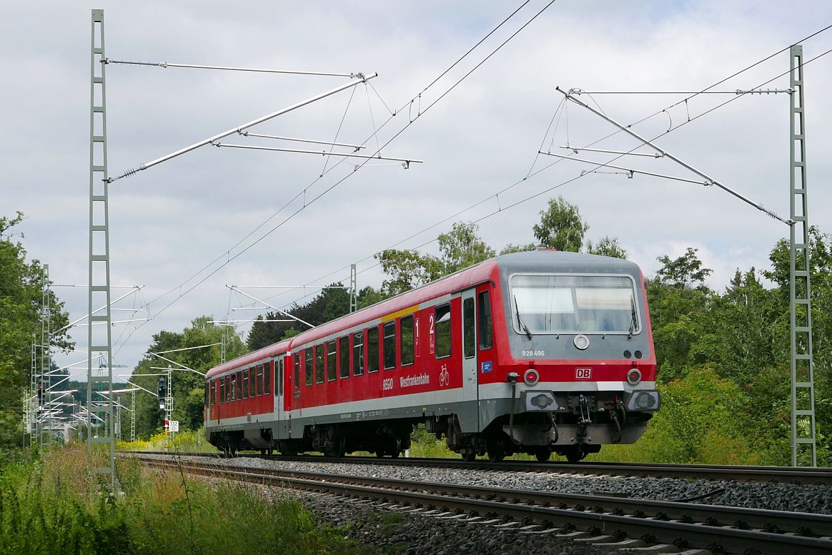 928 496 der Westfrankenbahn am 22.08.2019 als RB 22648, Biberach S�d - Ulm, zwischen der Haltestelle Biberach S�d und dem Bahnhof Biberach/Ri�.