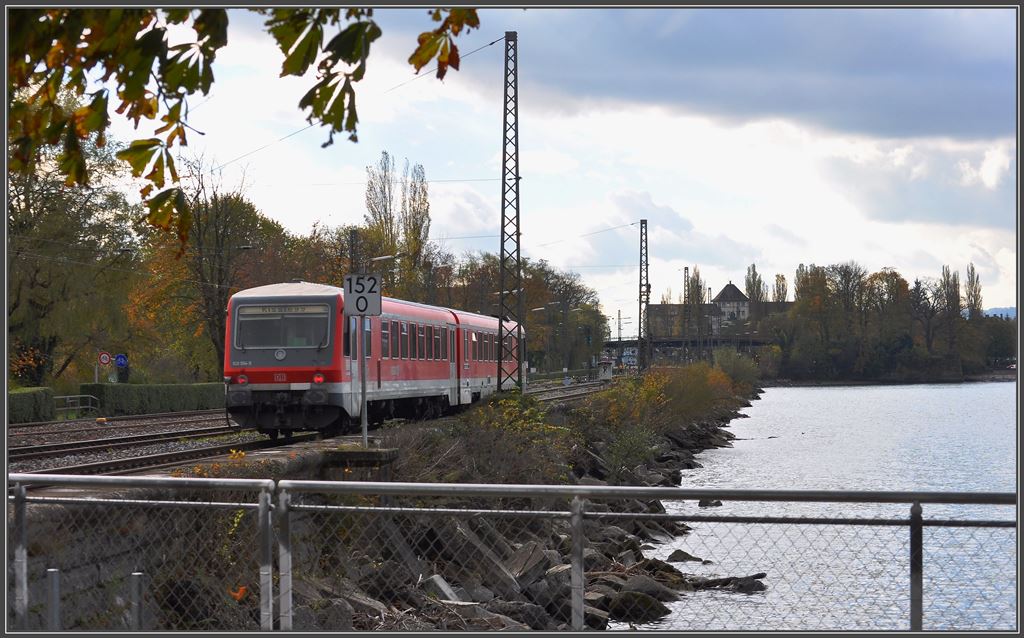 928 554-5 nach Kisslegg auf dem Seedamm nach Lindau Hbf. (05.11.2013)