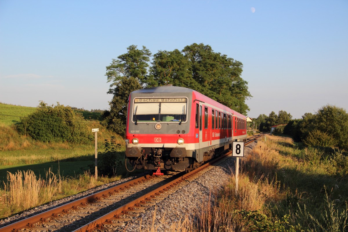 928 566 als S(A) 29332 (Dachau Bahnhof - Altomünster ) bei der Einfahrt in Altomünster am 17.08.13