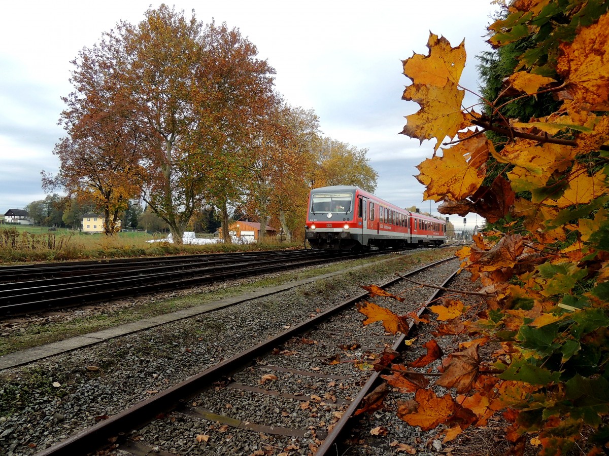 928 575 der SdOstBayernbahn als REX5967, ab Fahrplanwechsel 13/14 wird diese Direktverbindung Mhldorf(Oberbay)-Simbach-Ried-Wels-Linz/Donau u. retour wieder Geschichte sein; 131027