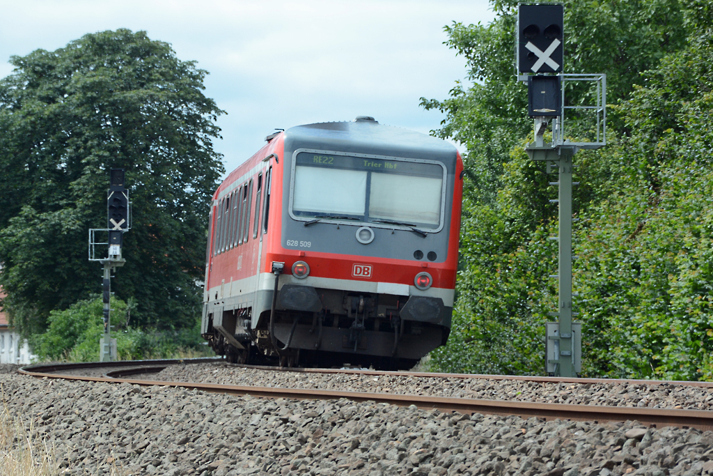 928 637/628 509 RE 22 nach Trier kurz vor Euskirchen - 15.07.2014