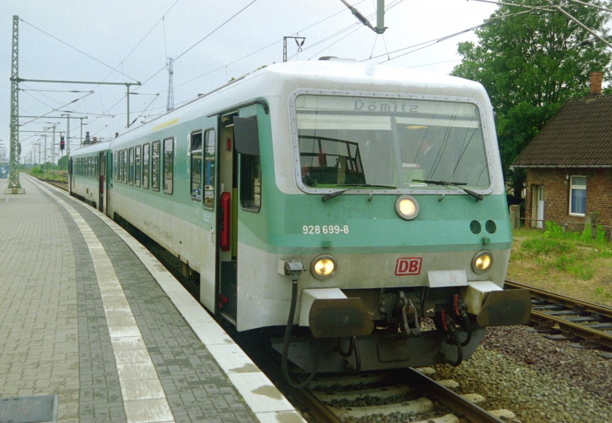 928 699 als RB 33491 (Ludwigslust–Dmitz) am 27.05.2000 in Ludwigslust (letzter Betriebstag der Strecke Ludwigslust–Dmitz)