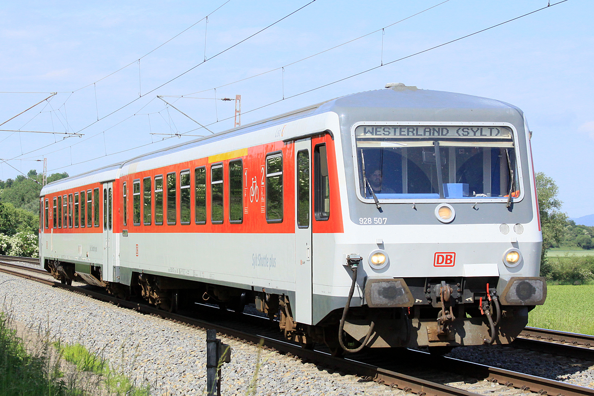 928/628 507 Sylt Shuttle plus am 10.06.2019 nördlich von Salzderhelden am Bü75,1 in Richtung Hannover  mit Fahrtziel Westerland Sylt
