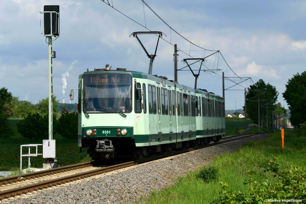 9351 als Linie 18 auf dem Weg nach Bonn in Walberberg am 12.05.2020.