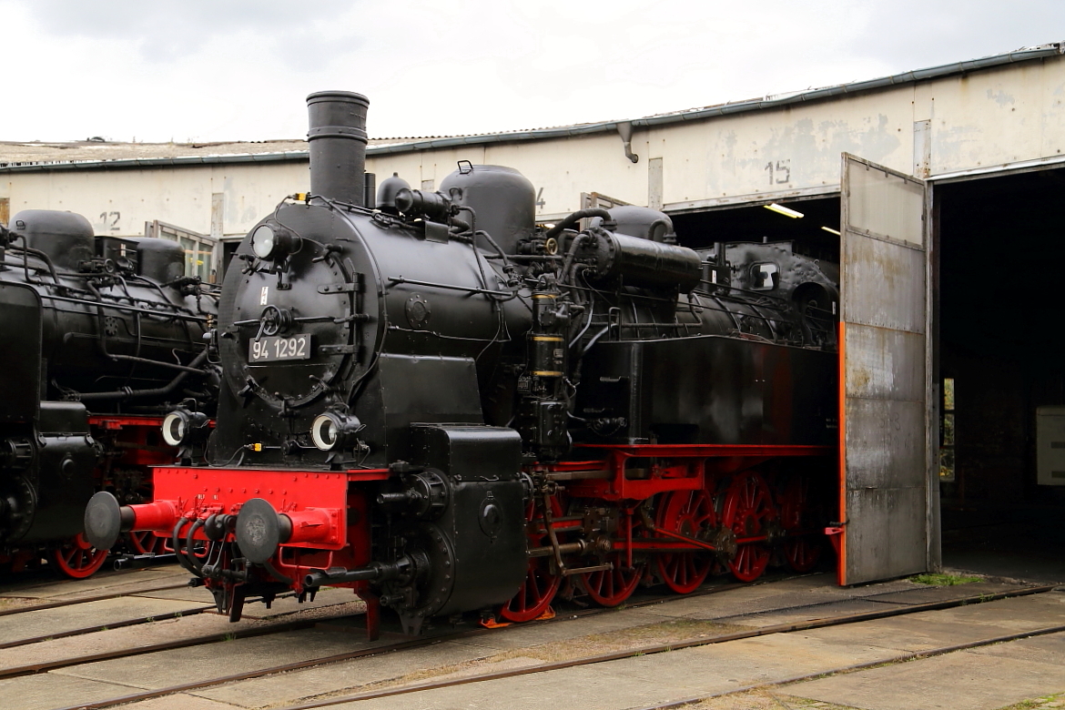 94 1292 am Nachmittag des 07.10.2017 vor dem Lokschuppen des Museums-Bw`s Arnstadt. Aufgenommen während einer Sonderzugveranstaltung.