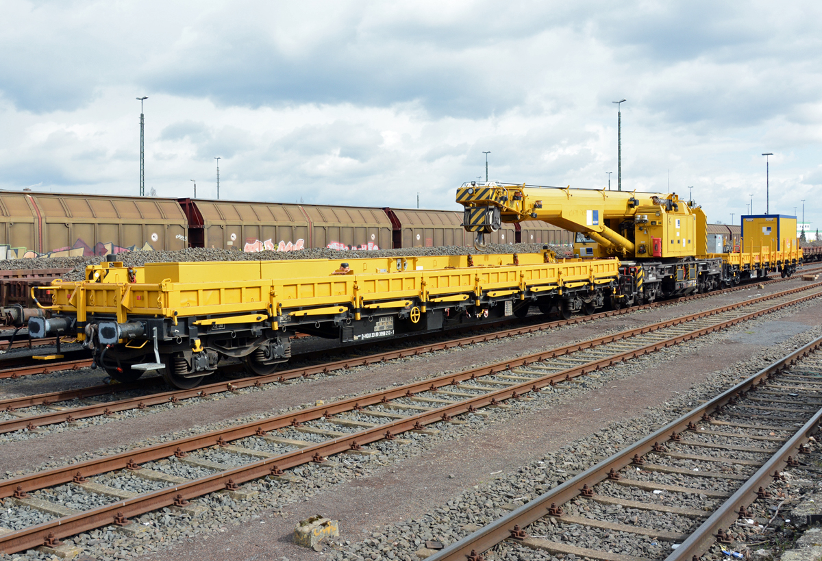 9419 010-9 schwerer Kranwagen und 3998 213-1 Beiwagen im  Bf Euskirchen - 30.03.2015
