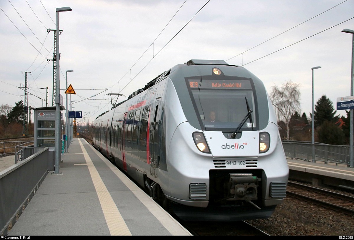 9442 102 (Bombardier Talent 2) von Abellio Rail Mitteldeutschland als RE 74733 (RE19) von Leinefelde nach Halle(Saale)Hbf durchfährt den Hp Halle Rosengarten auf der Bahnstrecke Halle–Hann. Münden (KBS 590). [18.2.2018 | 15:54 Uhr]