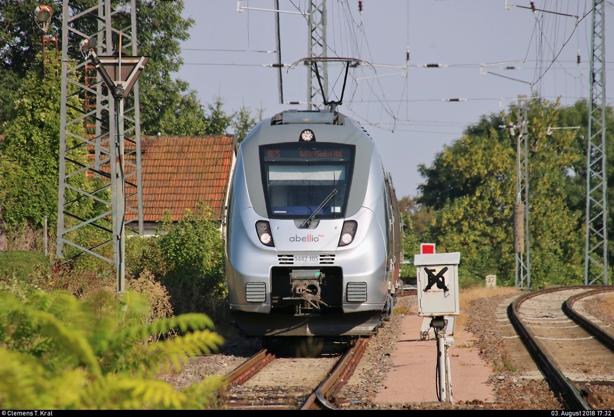 9442 105 (Bombardier Talent 2) von Abellio Rail Mitteldeutschland steht im Bahnhof Lutherstadt Eisleben auf der Bahnstrecke Halle–Hann. Münden (KBS 590) und wird gleich als RB 74787 (RB75) nach Halle(Saale)Hbf bereitgestellt.
Aufgenommen von Bahnsteig 1.
[3.8.2018 | 17:32 Uhr]