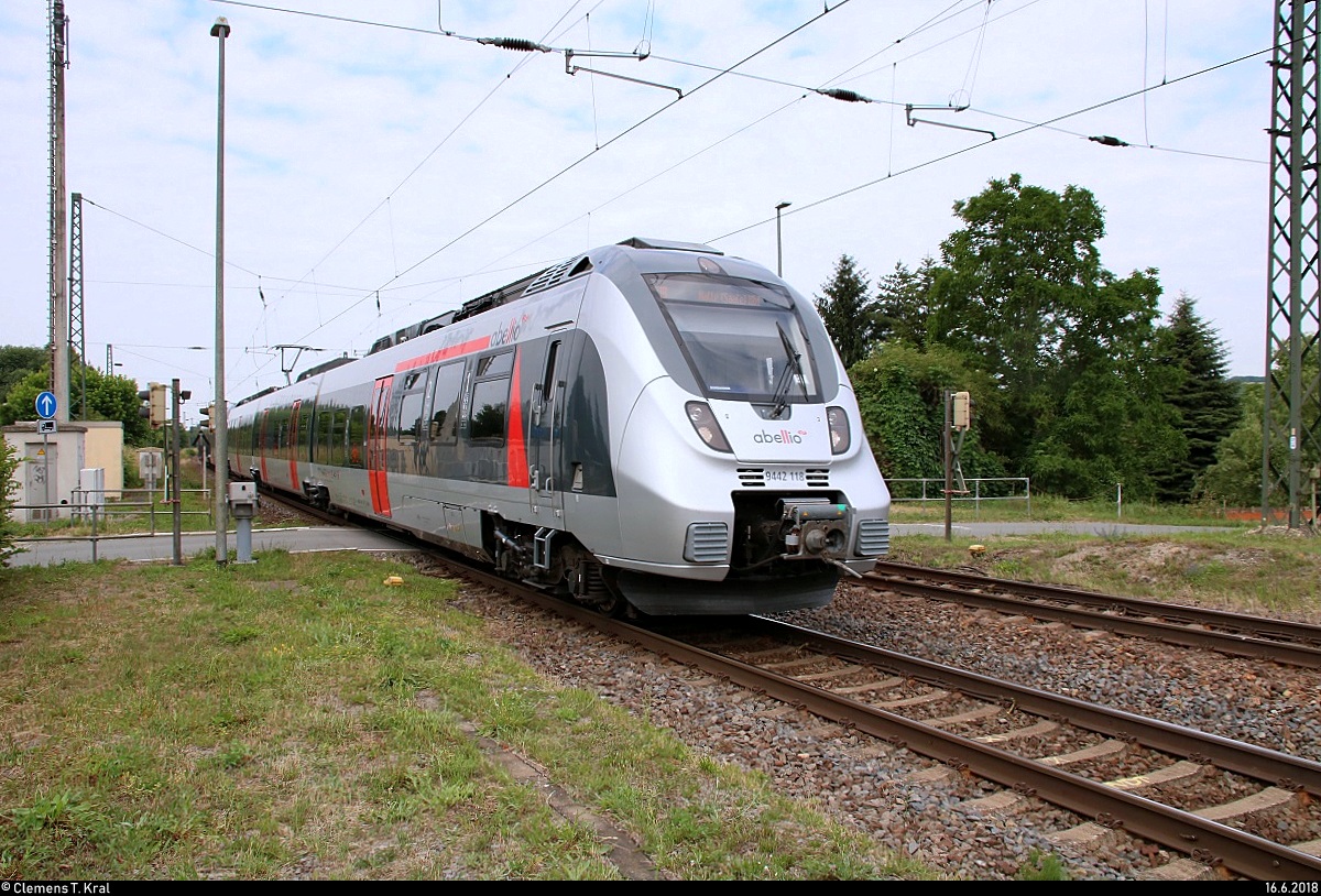 9442 118 (Bombardier Talent 2) von Abellio Rail Mitteldeutschland als RE 74585 (RE18) von Saalfeld(Saale) nach Halle(Saale)Hbf erreicht den Hp Leißling auf der Bahnstrecke Halle–Bebra (KBS 580).
[16.6.2018 | 10:25 Uhr]