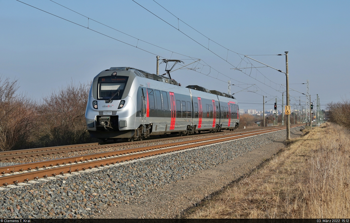 9442 611 (Bombardier Talent 2) fährt westlich von Angersdorf der Sonne entgegen.

🧰 Abellio Rail Mitteldeutschland GmbH
🚝 RE 74712 (RE9) Halle(Saale)Hbf–Kassel-Wilhelmshöhe
🕓 3.3.2022 | 15:12 Uhr