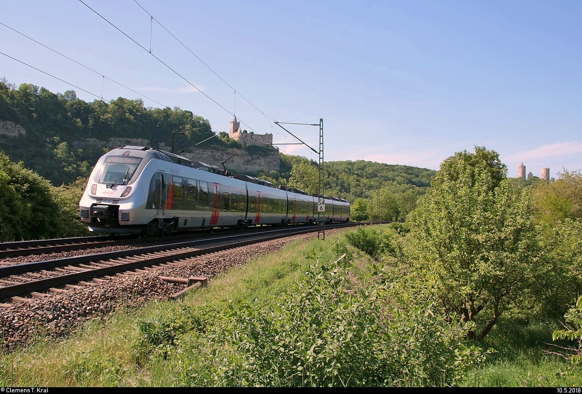 9442 802 (Bombardier Talent 2) von Abellio Rail Mitteldeutschland als SE 74529 (SE15) von Saalfeld(Saale) nach Leipzig Hbf fährt bei Saaleck auf der Bahnstrecke Halle–Bebra (KBS 580). Im Hintergrund die Rudelsburg und die Burg Saaleck zu sehen.
[10.5.2018 | 11:11 Uhr]