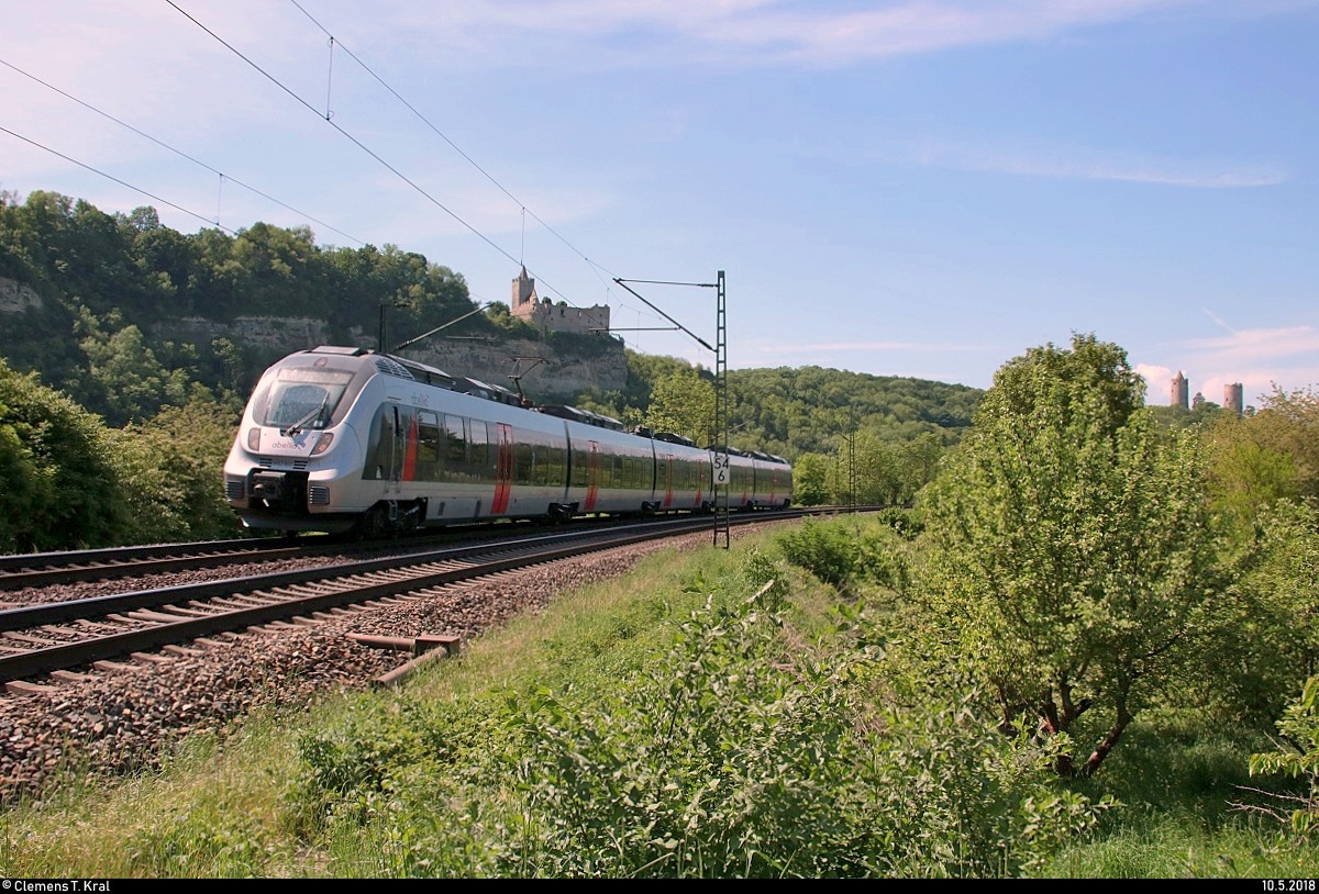 9442 807 (Bombardier Talent 2) von Abellio Rail Mitteldeutschland als RB 74617 (RB20) von Eisenach nach Naumburg(Saale)Hbf fährt bei Saaleck auf der Bahnstrecke Halle–Bebra (KBS 580).
[10.5.2018 | 11:46 Uhr]