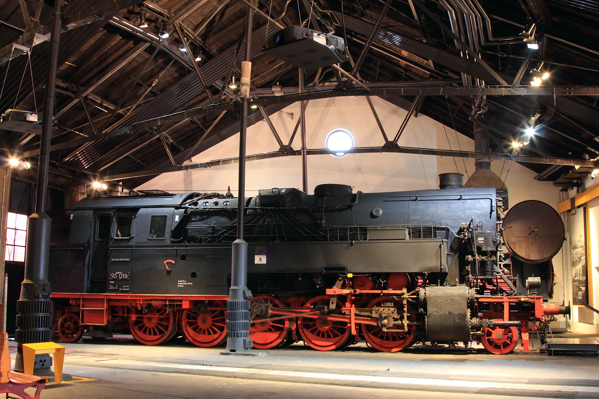 95 016 im Deutschen Dampflokmuseum (DDM) in Neuenmarkt/ Wirsberg am 12.11.2015.