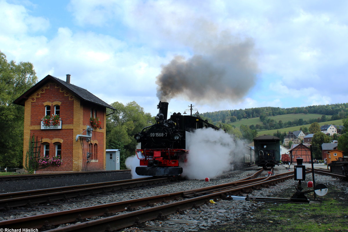 99 1568-7 zieht den ersten Zug nach Jöhstadt aus Steinbach.