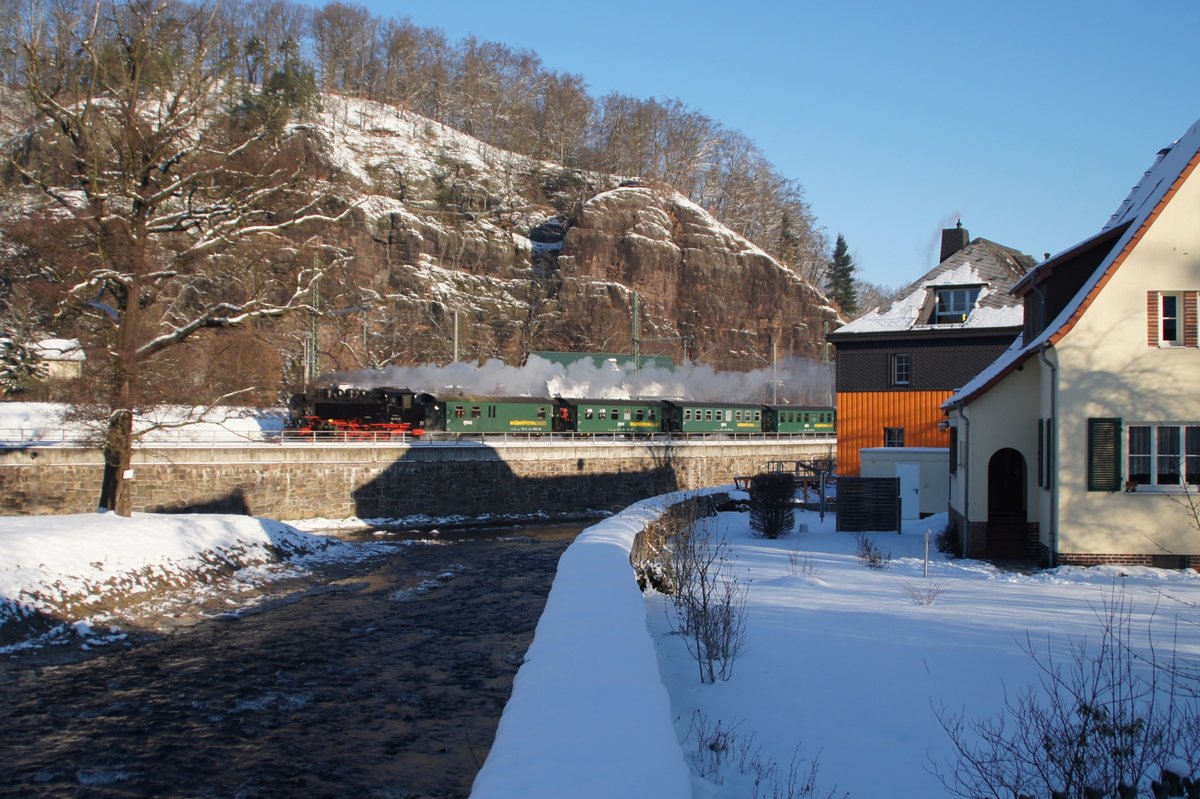 99 1734-5, 22.01.2017 - Freital-Hainsberg am Zusammenfluß von Roter und Wilder Weißeritz