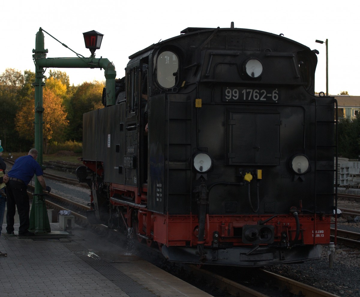 99 1762 -6  beim Wassernehmen in Dipps. 19.10.2014 17:31 Uhr.