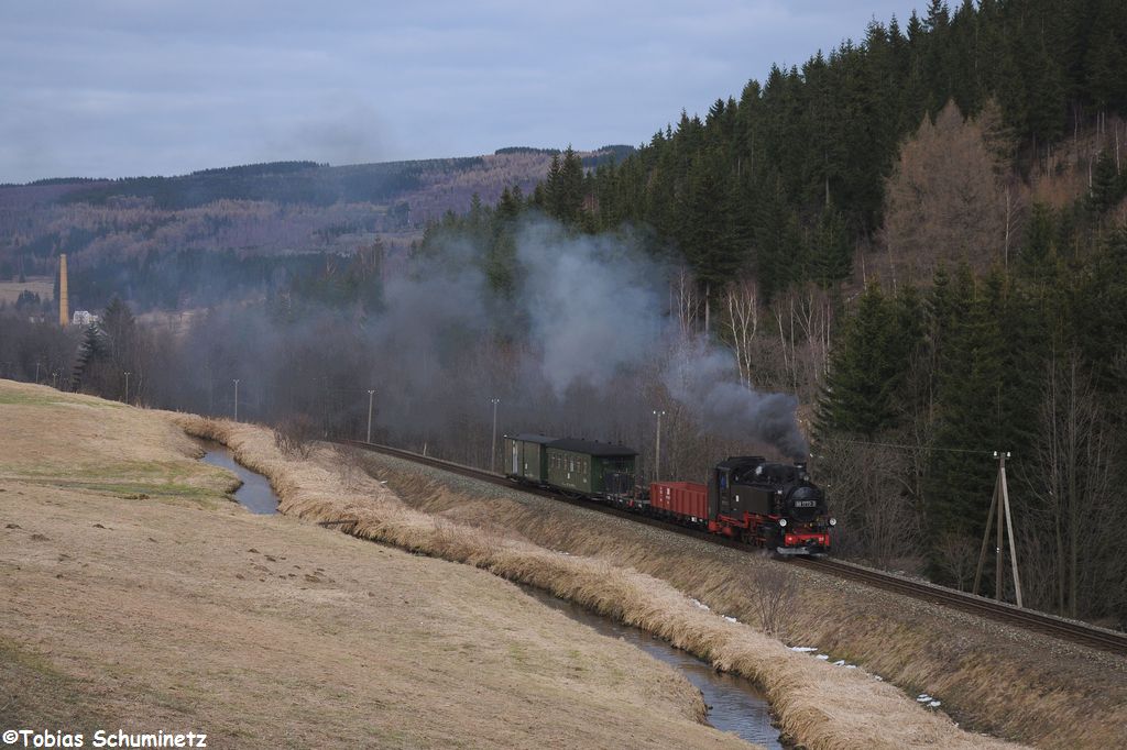 99 1773 mit Arbeitszug Az84023 am 14.04.2013 bei Hammerunterwiesenthal