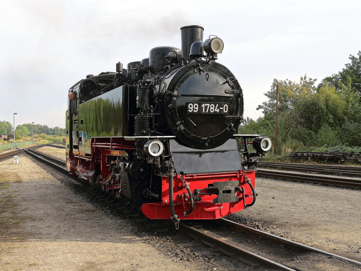 99 1784-0 der RüBB  im Bereich des Bahnhof Putbus am 24. September 2020.