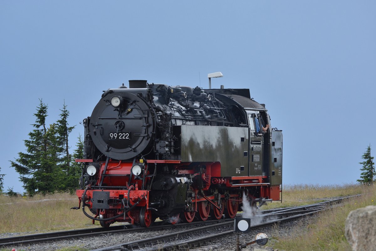 99 222 beim rangieren auf dem Brocken.

Brocken 22.07.2016
