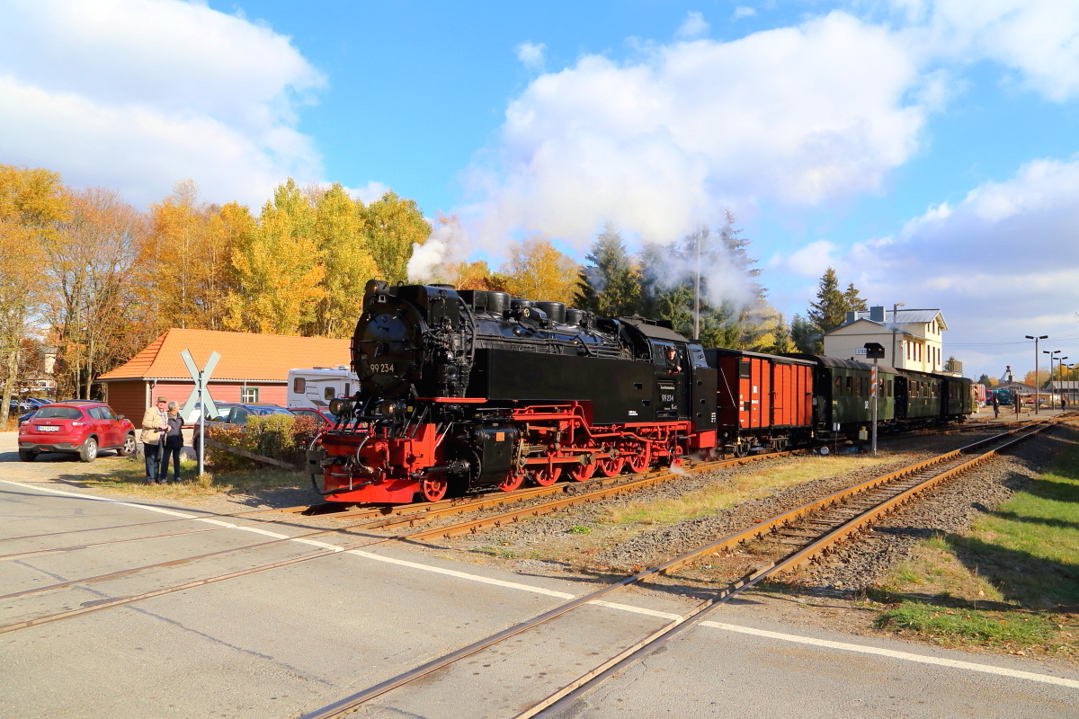 99 234 mit IG HSB-Sonder-PmG am 21.10.2018 kurz vor Einfahrt in die Stieger Wendeschleife. (Bild 1)