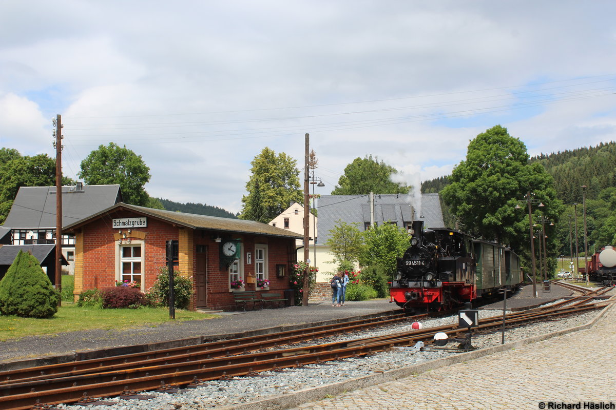 99 4511-4 alias  Meppel  wartet mit dem P 14113 im Bahnhof von Schmalzgrube um 13:25 wieder abzufahren.