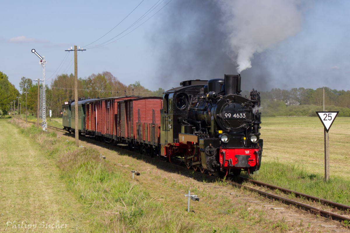 99 4633 (RüKB) hat mit ihrem GmP Einfahrt nach Lindenberg. Aufgenommen am 15.05.2015.