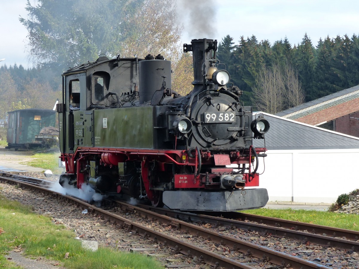 99 582 rangiert am 26.10.2014 in Stützengrün.