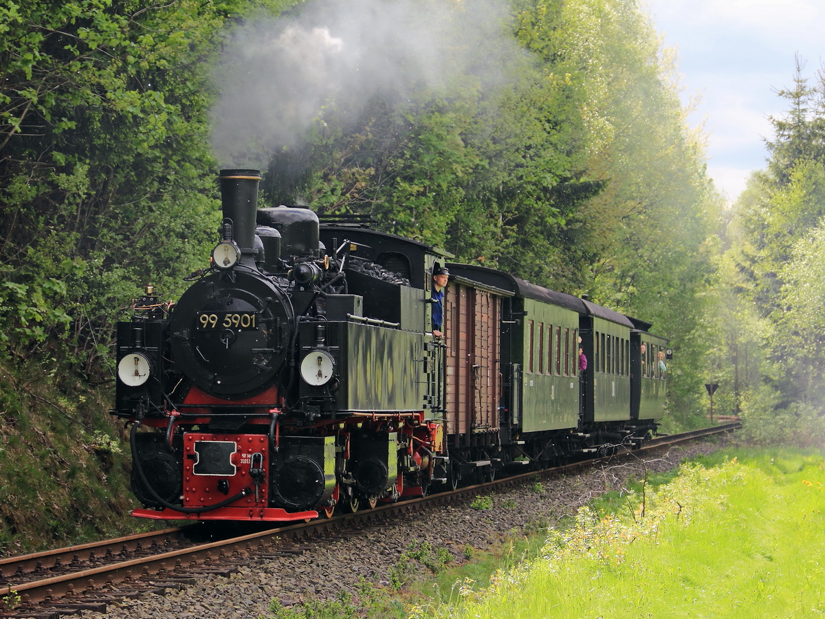 99 5901 auf der Strecke in Richtung Straßberg am 20. Mai 2017.