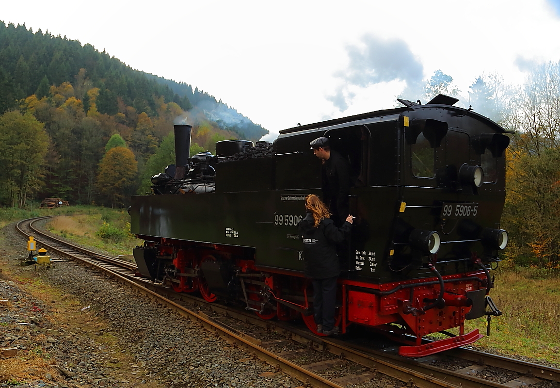 99 5906 am 17.10.2014 auf Rangierfahrt im Bahnhof Eisfelder Talmühle.