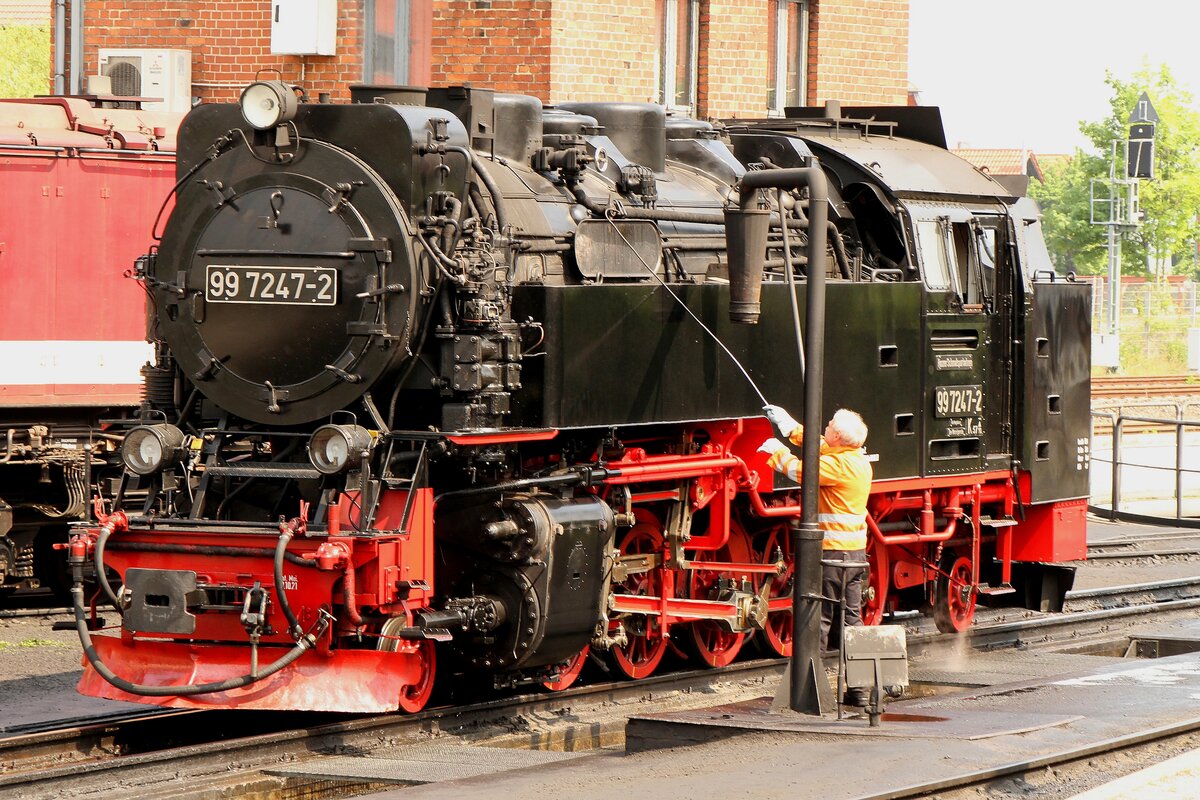 99 7247 beim Wasserfassen am 20.05.2022 im Bw Wernigerode