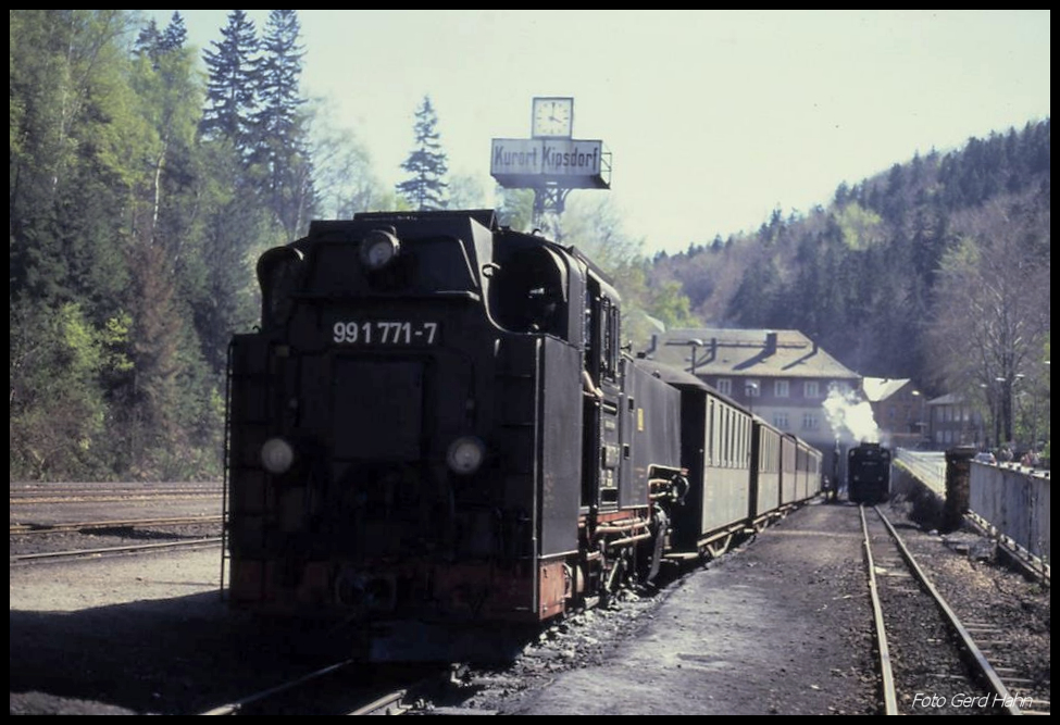 991771 steht am 3.5.1990 im Bahnhof Kurort Kipsdorf abfahrbereit nach Freital Hainsberg.