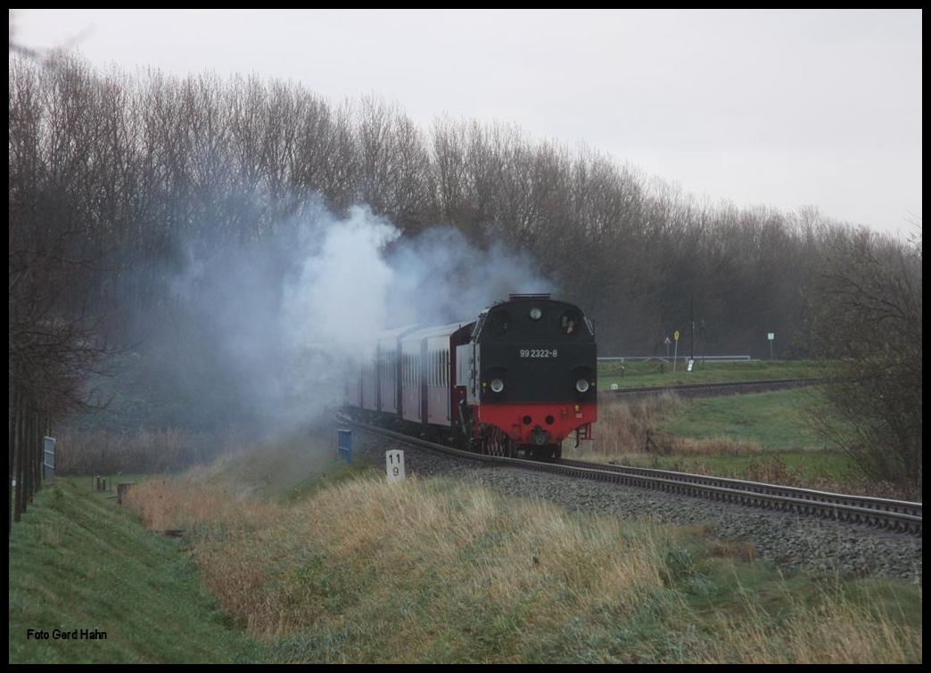 992322 erreicht hier aus Bad Doberan kommend am 20.11.2015 um 17.18 Uhr den Ortsrand von Kühlungsborn. 