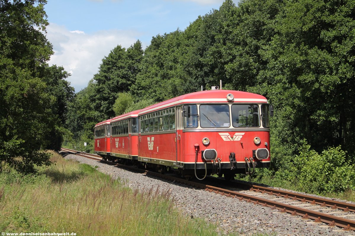 996 641-6+998 915-2+796 828-1 mit dem Moorexpress der EVB bei Osterholz-Schwarmbeck am  09.07.2016