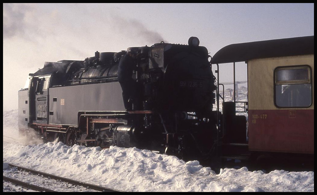 997236 ist hier am 18.2.1993 mit ihrem Zug auf dem Brockenbahnhof eingetroffen.