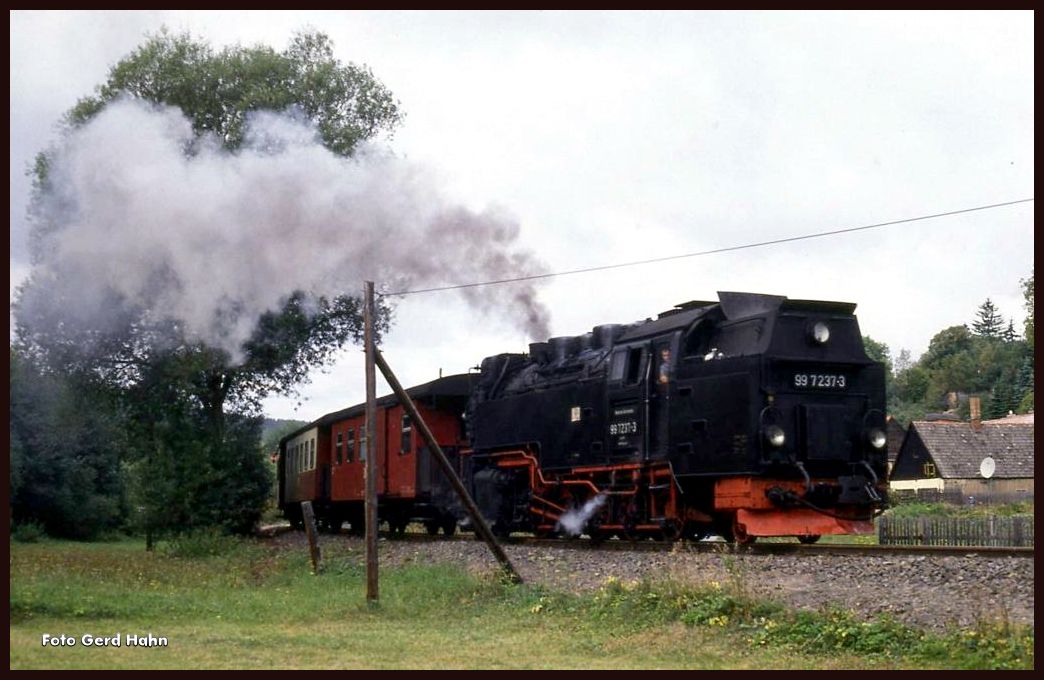 997237 mit Personenzug nach Gernrode am 7.9.1991 bei Straßberg.