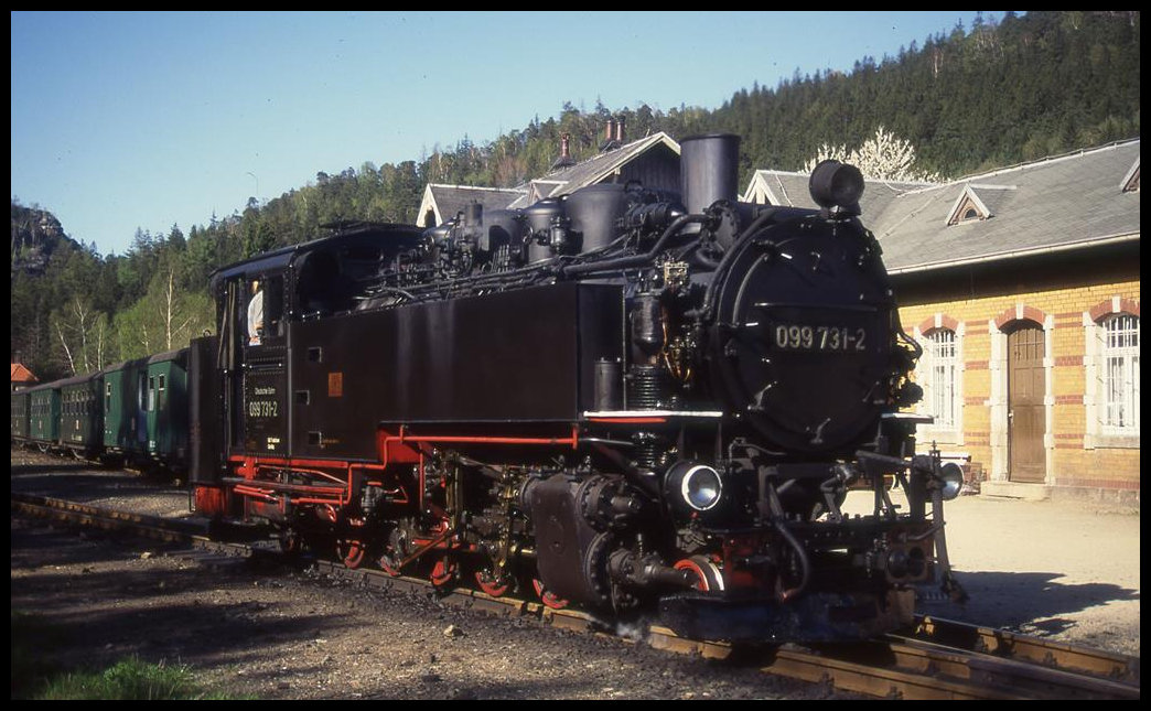 99731 setzt hier am 3.5.1995 im Endbahnhof Kurort Oybin um.