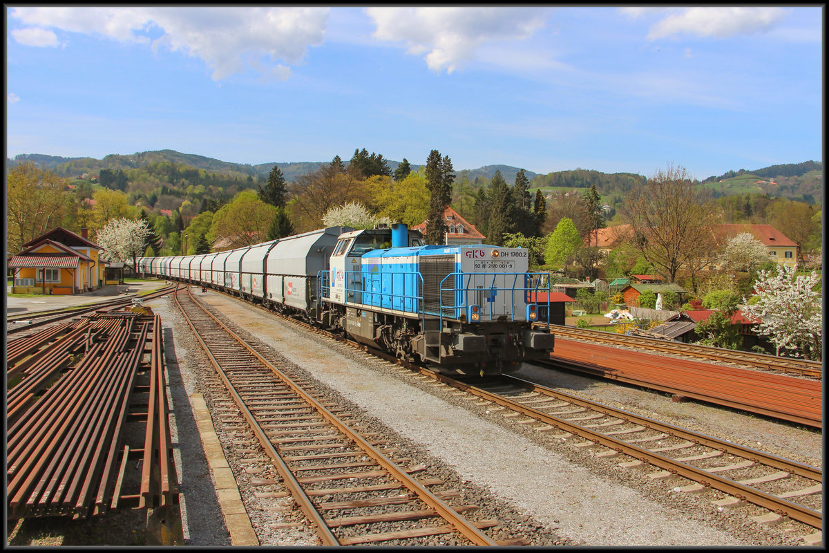 9.April 2014. 
LTE 2170.001 alias DH 1700.2 GKB rollt in den Bahnhof Deutschlandsberg ein. 
 