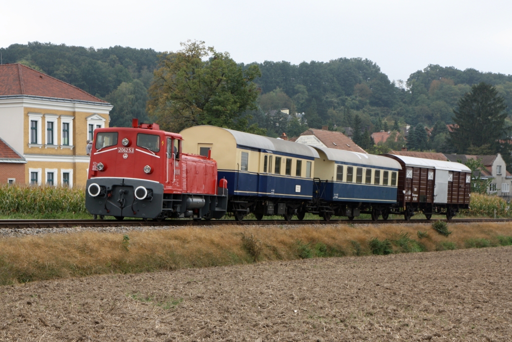 A-BIF 2062.53 am 03.Okt. 2021 als Nebenfahrt 14719 (Korneuburg - Ernstbrunn) auf der Lokalbahn Korneuburg - Hohenau bei Mollmannsdorf.