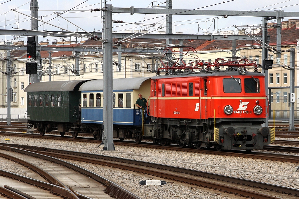 A-CZA 1040 013-3 fährt am 08.September 2019 mit dem SR 17150 (Wien FJB - Kledering (-Mistelbach)) in Wien Hbf. ein.