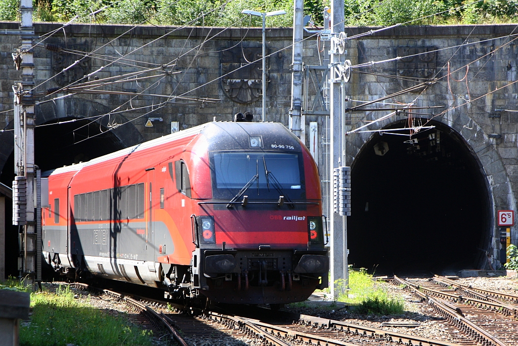 A-ÖBB 73 81 80-90 756-5 Afmpz am 15.August 2019 als letztes Fahrzeug des RJ 559 (Flughafen Wien - Graz) bei der Ausfahrt aus dem Bahnhof Semmering.