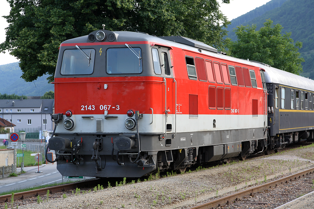 A-PLOK 2143 067-3 am 17.Juni 2023 im Bahnhof Spitz a.d. Donau.