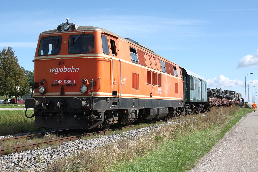 A-RBAHN 2143 035-1 am 17.September 2025 in Mistelbach bei der Bundesheerrampe.