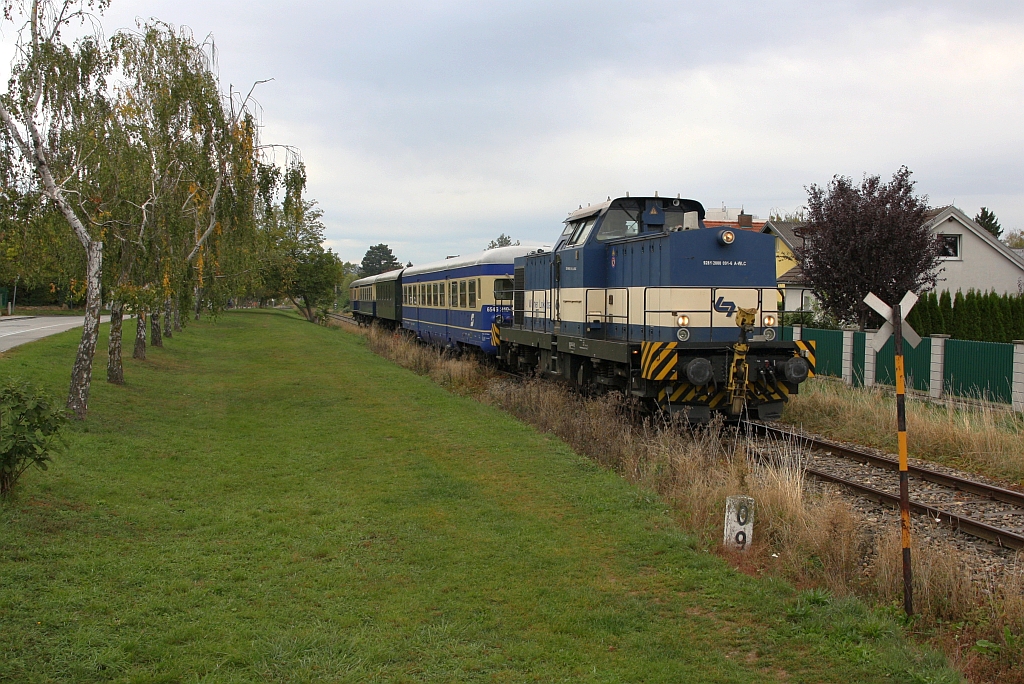 A-WLC 2000 091-6 am 28.September 2019 mit dem SLP 17199 (Wien Liesing - Waldmühle Lst.) auf der Kaltenleutgebener Bahn beim Strecken-Km 0,9.
