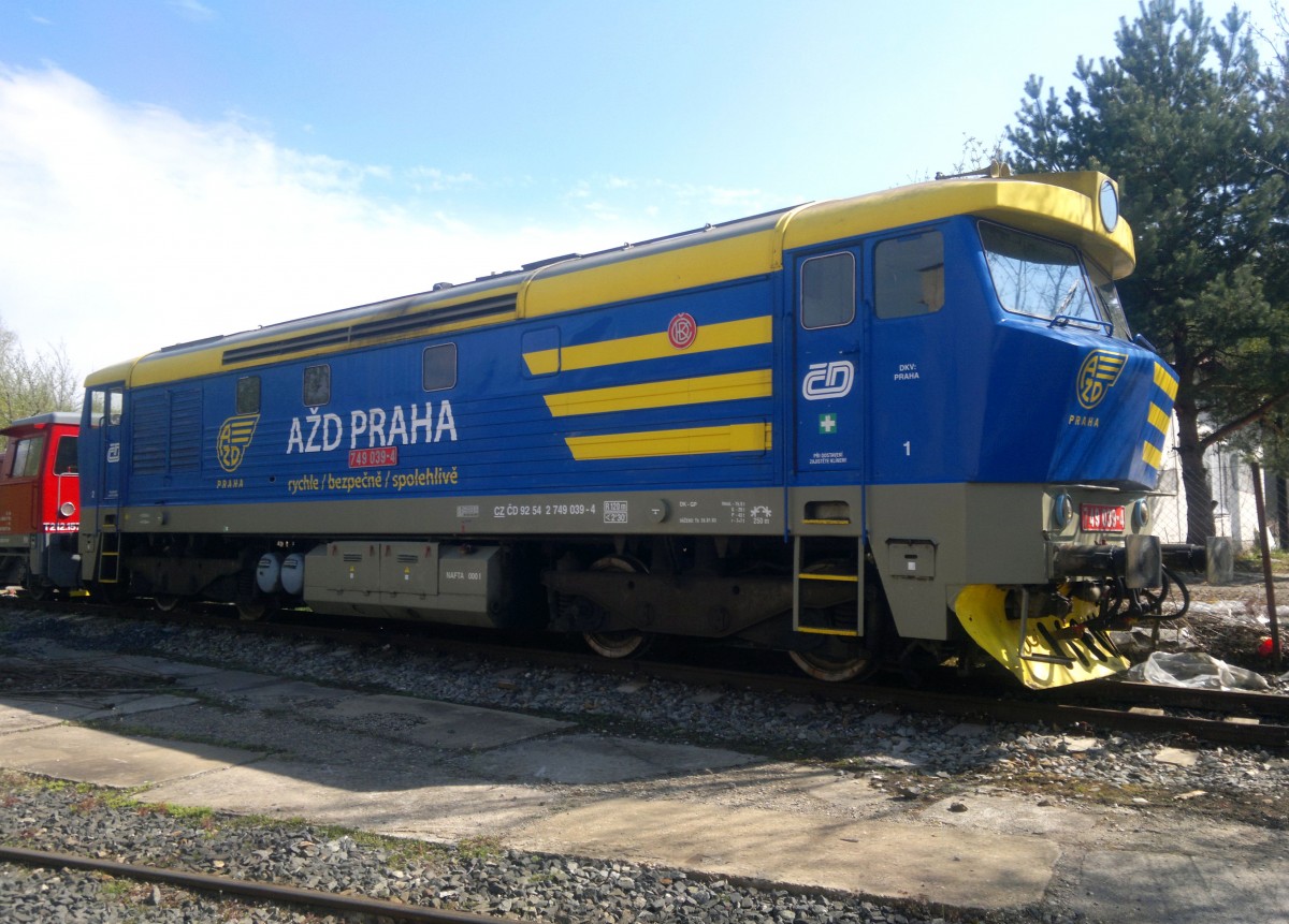 AŽD 749 039-4 am 22.4.2015 in Kladno Lok-Werkstatt KDS.